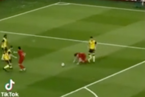 VIDEO: CĐV Malaysia tự chế clip biến Văn Toàn thành kẻ cơ hội VIDEO: CĐV Malaysia tự chế clip biến Văn Toàn thành kẻ cơ hội