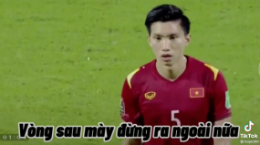 Đau lòng với câu nói của CĐV Việt Nam trên khán đài: 'Hậu ơi, vòng sau mày đừng ra ngoài nữa' Đau lòng với câu nói của CĐV Việt Nam trên khán đài: 'Hậu ơi, vòng sau mày đừng ra ngoài nữa'