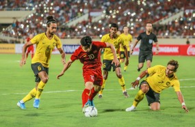Thất bại tại vòng loại World Cup, cựu danh thủ Malaysia đề xuất mua toàn bộ cầu thủ Việt Nam Thất bại tại vòng loại World Cup, cựu danh thủ Malaysia đề xuất mua toàn bộ cầu thủ Việt Nam