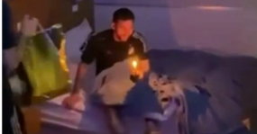 VIDEO: Đang ngủ, Lionel Messi 'vỡ òa cảm xúc' khi bị đồng đội tại Argentina đánh thức VIDEO: Đang ngủ, Lionel Messi 'vỡ òa cảm xúc' khi bị đồng đội tại Argentina đánh thức