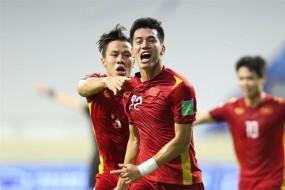 'Sát thủ' số 1 ĐT Việt Nam chê hậu vệ Trung Quốc không được thông minh lắm 'Sát thủ' số 1 ĐT Việt Nam chê hậu vệ Trung Quốc không được thông minh lắm