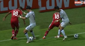 VIDEO: Ngoại binh Viettel FC 'xâu kim' đối thủ khiến cả Châu Á thán phục VIDEO: Ngoại binh Viettel FC 'xâu kim' đối thủ khiến cả Châu Á thán phục