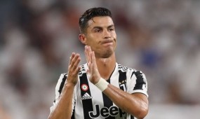 Ronaldo có thái độ 'như trẻ con', CĐV Juventus đòi bán ngay lập tức