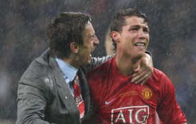 Huyền thoại Man Utd “hiến kế” cho Solskjaer cách dùng Ronaldo Huyền thoại Man Utd “hiến kế” cho Solskjaer cách dùng Ronaldo