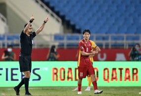 ĐTVN 4 lần được 'trải nghiệm' VAR thì 3 lần gặp bất lợi, đã đến lúc V-League buộc phải áp dụng VAR? ĐTVN 4 lần được 'trải nghiệm' VAR thì 3 lần gặp bất lợi, đã đến lúc V-League buộc phải áp dụng VAR?