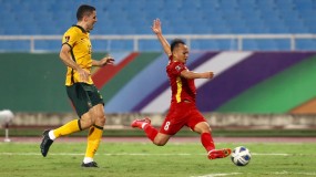 Phóng viên Trung Quốc chán nản với đội nhà, lo ngại 'tài năng trẻ' của ĐT Việt Nam Phóng viên Trung Quốc chán nản với đội nhà, lo ngại 'tài năng trẻ' của ĐT Việt Nam