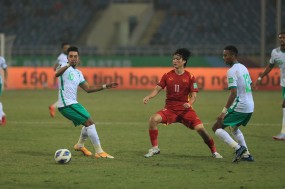 Thắng dễ Việt Nam, Ả Rập Saudi vẫn bị mỉa mai: 'Đá như trẻ con' Thắng dễ Việt Nam, Ả Rập Saudi vẫn bị mỉa mai: 'Đá như trẻ con'