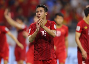 BLV Quang Tùng: “AFF Cup là đấu trường chúng ta cũng muốn thắng, nhưng không nhất thiết cần Hùng Dũng” BLV Quang Tùng: “AFF Cup là đấu trường chúng ta cũng muốn thắng, nhưng không nhất thiết cần Hùng Dũng”