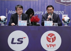 Bản quyền V.League bất ngờ được hỏi mua với giá sốc, hứa hẹn là món lợi lớn cho các CLB? Bản quyền V.League bất ngờ được hỏi mua với giá sốc, hứa hẹn là món lợi lớn cho các CLB?