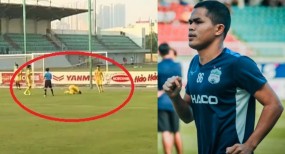 Sao trẻ HAGL phân trần: 'Tôi không vái lạy trọng tài, chỉ thất vọng quá nên gục xuống' Sao trẻ HAGL phân trần: 'Tôi không vái lạy trọng tài, chỉ thất vọng quá nên gục xuống'