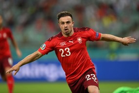 Xherdan Shaqiri hạnh phúc khi Thụy Sĩ thi đấu tốt cho hy vọng vào vòng 16 đội Xherdan Shaqiri hạnh phúc khi Thụy Sĩ thi đấu tốt cho hy vọng vào vòng 16 đội