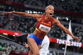 VIDEO: Cú nhảy 3 bước đỉnh cao phá kỷ lục thế giới tại Olympic Tokyo 2020 VIDEO: Cú nhảy 3 bước đỉnh cao phá kỷ lục thế giới tại Olympic Tokyo 2020