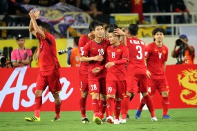Truyền thông công kích Việt Nam, hàng loạt fan Trung phản pháo gay gắt: 'Thế chúng ta có gì?' Truyền thông công kích Việt Nam, hàng loạt fan Trung phản pháo gay gắt: 'Thế chúng ta có gì?'