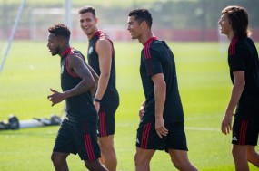 VIDEO: Cristiano Ronaldo ngày đầu tập luyện cùng các đồng đội tại M.U VIDEO: Cristiano Ronaldo ngày đầu tập luyện cùng các đồng đội tại M.U