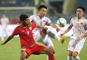 'Nếu không quen với tiếng còi inh ỏi của CĐV Oman, cầu thủ sẽ rất dễ mất tập trung' 'Nếu không quen với tiếng còi inh ỏi của CĐV Oman, cầu thủ sẽ rất dễ mất tập trung'