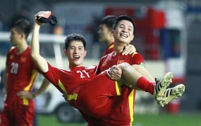 Vừa về đến Việt Nam, Bùi Tiến Dũng đã lên tiếng xác nhận 'chia tay' Đình Trọng Vừa về đến Việt Nam, Bùi Tiến Dũng đã lên tiếng xác nhận 'chia tay' Đình Trọng