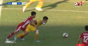 VIDEO: Pha kèm người 'đi vào lòng đất' của cầu thủ Viettel với Phan Văn Đức VIDEO: Pha kèm người 'đi vào lòng đất' của cầu thủ Viettel với Phan Văn Đức