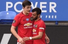 Bruno quát thẳng mặt, đòi tẩn đội trưởng MU trong giờ nghỉ giữa hiệp trận thua Tottenham Bruno quát thẳng mặt, đòi tẩn đội trưởng MU trong giờ nghỉ giữa hiệp trận thua Tottenham