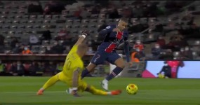 VIDEO: Mbappe hạ gục thủ môn đối phương bằng động tác giả của thần tượng Ronaldo VIDEO: Mbappe hạ gục thủ môn đối phương bằng động tác giả của thần tượng Ronaldo
