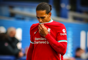 Huyền thoại Liverpool nói điều khó tin về cuộc đua vô địch sau chấn thương của Van Dijk Huyền thoại Liverpool nói điều khó tin về cuộc đua vô địch sau chấn thương của Van Dijk