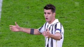 Tiền đạo Juventus lập kỷ lục 'buồn hơn chữ buồn' sau cú hat-trick việt vị vào lưới Barca Tiền đạo Juventus lập kỷ lục 'buồn hơn chữ buồn' sau cú hat-trick việt vị vào lưới Barca