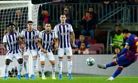 Đá phạt ngày càng kém, Messi sắp cân bằng thành tích đáng quên của Ronaldo Đá phạt ngày càng kém, Messi sắp cân bằng thành tích đáng quên của Ronaldo