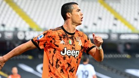 Nghỉ 3 tuần cách ly, Ronaldo vẫn lợi hại gấp đôi Messi về khả năng săn bàn Nghỉ 3 tuần cách ly, Ronaldo vẫn lợi hại gấp đôi Messi về khả năng săn bàn