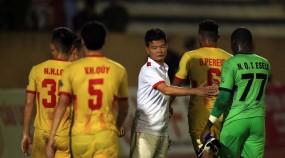 Thầy Park muốn 'ép' CLB sử dụng cầu thủ trẻ, HLV V.League đồng loạt than khó Thầy Park muốn 'ép' CLB sử dụng cầu thủ trẻ, HLV V.League đồng loạt than khó