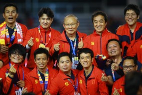 HLV Park Hang-seo nhận tin vui từ 2 trợ lý đắc lực, sẵn sàng hướng tới VL World Cup 2022 HLV Park Hang-seo nhận tin vui từ 2 trợ lý đắc lực, sẵn sàng hướng tới VL World Cup 2022