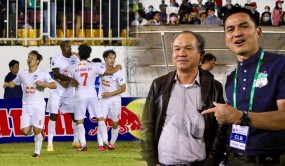 HLV Kiatisak: 'Ba Đức đầu tư công sức, của cải không phải để HAGL chỉ lo trụ hạng' HLV Kiatisak: 'Ba Đức đầu tư công sức, của cải không phải để HAGL chỉ lo trụ hạng'