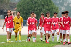 Khó tin: Không còn cầu thủ nào trong đội, CLB chuyên nghiệp Việt Nam phải bỏ giải vô địch quốc gia