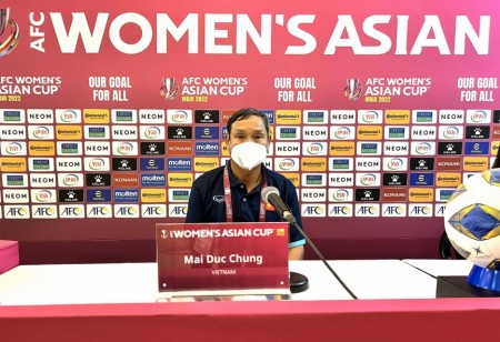 HLV Mai Đức Chung: 'Tinh thần kiên cường đã giúp chúng tôi vượt qua khó khăn để tiến vào tứ kết'
