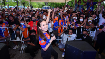 Đội bóng của Madam Pang khuynh đảo Thai League, khẩu hiệu CLB nghe đã khiếp sợ: 'Sư tử gầm'
