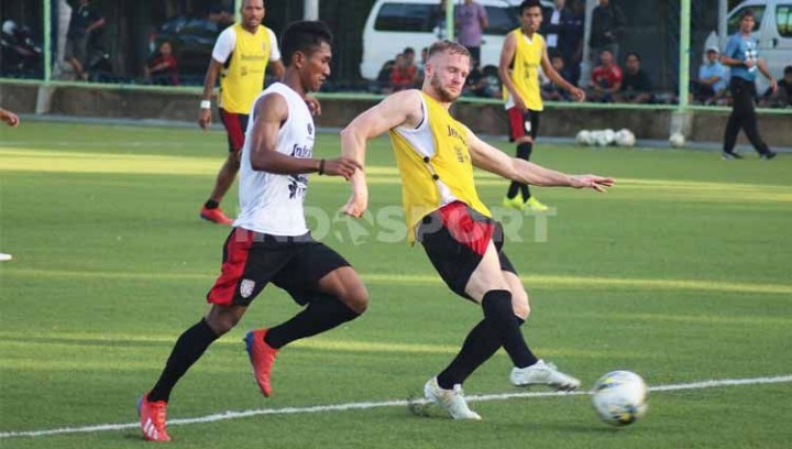 Bali United defender turns out to idolize Thailand national team stars