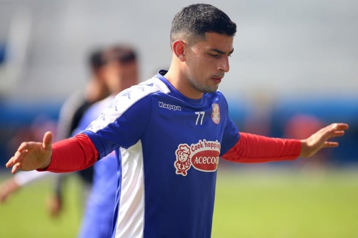 Ariel Rodriguez wears shirt number 77 in Ho Chi Minh City