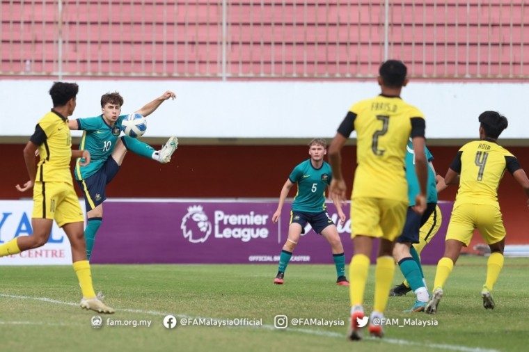 U16 Việt Nam lách qua khe cửa hẹp tiến vào Bán kết ĐNÁ nhờ sự 'hậu thuẫn' của Úc